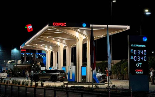 Copec inaugura su primera estación 100 eléctrica y refuerza su compromiso con la electromovilidad en Chile