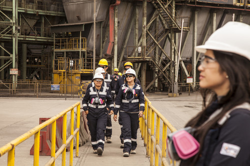 Mujeres líderes en minería buscan inspirar a las nuevas generaciones