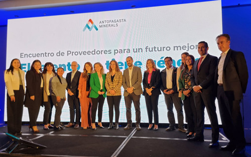Antofagasta Minerals impulsa una mayor contratación de mujeres en empresas contratistas