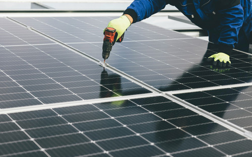 Nuevo estudio destaca a Chile como líder en energías limpias en la región