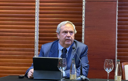Pedro Correa de BHP expone hoja de ruta de inversiones por US$ 17 billones ante socios de Aprimin