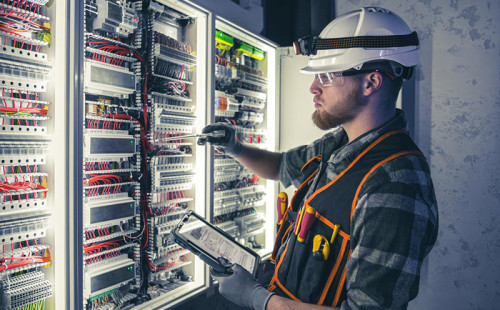 Ciberseguridad en redes eléctricas: proteger la infraestructura para evitar apagones y pérdidas