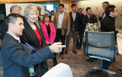 Representantes de la Iniciativa para la Transparencia de Industrias Extractivas visitan las oficinas de Anglo American