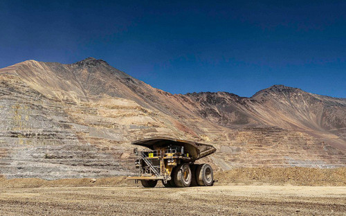 Filial de Minera Los Pelambres vende sus líneas nacionales de transmisión eléctrica