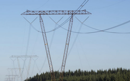 Biministro García anuncia que Transelec devolverá US$135 millones por cobro adicional en tarifas de electricidad
