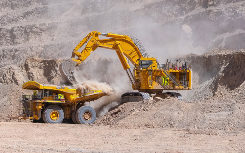 Lomas Bayas cierra 2025 consolidando la modernización de su flota minera