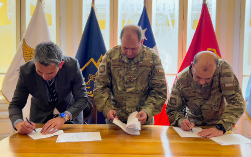 Sernageomin firma acuerdo clave para mejorar investigación de accidentes con explosivos en la minería