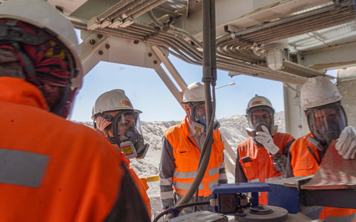 Experto internacional confirma la calidad de los procesos de muestreo en Gabriela Mistral