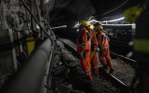 Avanza proyecto de iluminación LED en Túnel Teniente 8 para fortalecer seguridad operacional