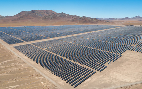 Toesca busca consolidar su plataforma de energías renovables sumando nuevo proyecto de almacenamiento en Atacama