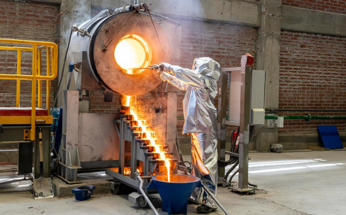 Rio2 concreta primer vertido de oro en el proyecto Fenix Gold en Chile