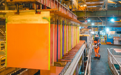 Costo neto de producción de Antofagasta Minerals se redujo 27 en 2025 y aumentó la producción de oro y molibdeno