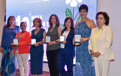 En Antofagasta ministra Williams conmemora los 10 años de la Mesa Mujer Minería