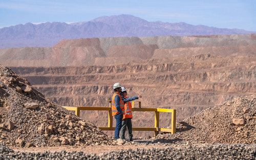 Sierra Gorda SCM finalizó el proceso de negociaciones colectivas anticipadas con sus tres sindicatos de trabajadores y supervisores