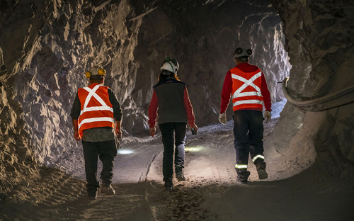 Impulsan medidas para destrabar la pequeña minería con foco regulatorio y productivo